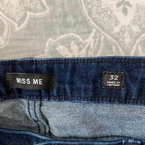 Dark Blue Miss Me Skinny Jeans Size 32. NWT - Picture 6 of 7